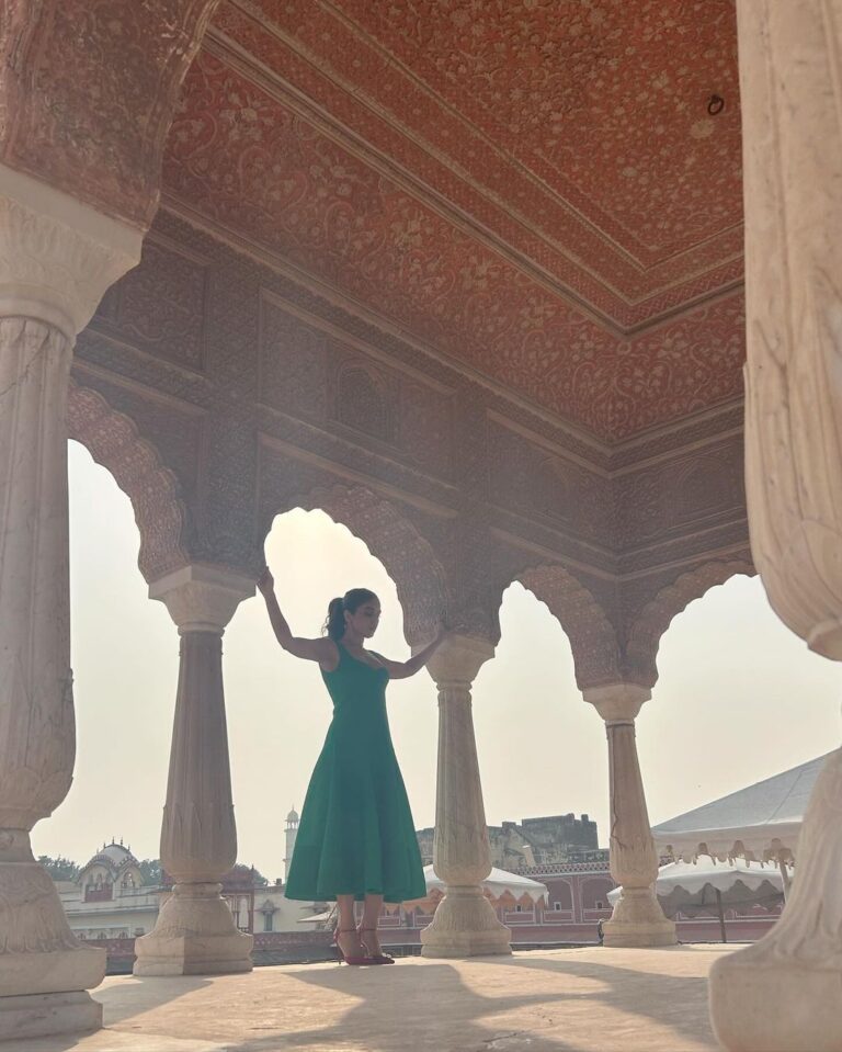 Bhumi Pednekar Instagram - A weekend full of love ✨ City Palace, Jaipur