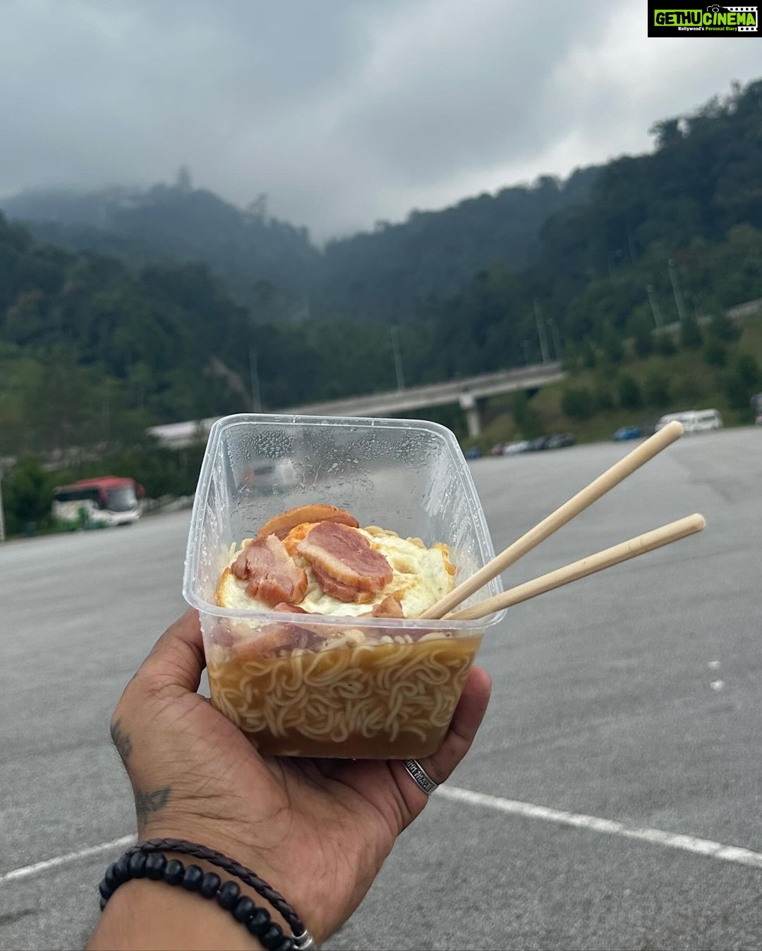 Bravo Instagram - 2nd TRIP of the Year ! MALAYSIA ๐ฒ๐พ - My Malaysian adventure was a heartwarming experience. Contrary to the portrayal in movies, I discovered a nation filled with warm, welcoming people. Their impeccable Tamil accents resonated with me, creating an instant connection. It was in these moments of cultural exchange that I found the true beauty of Malaysia - not in the cinematic scenes, but in the genuine kindness and diversity of its people. Ginting-malaysia