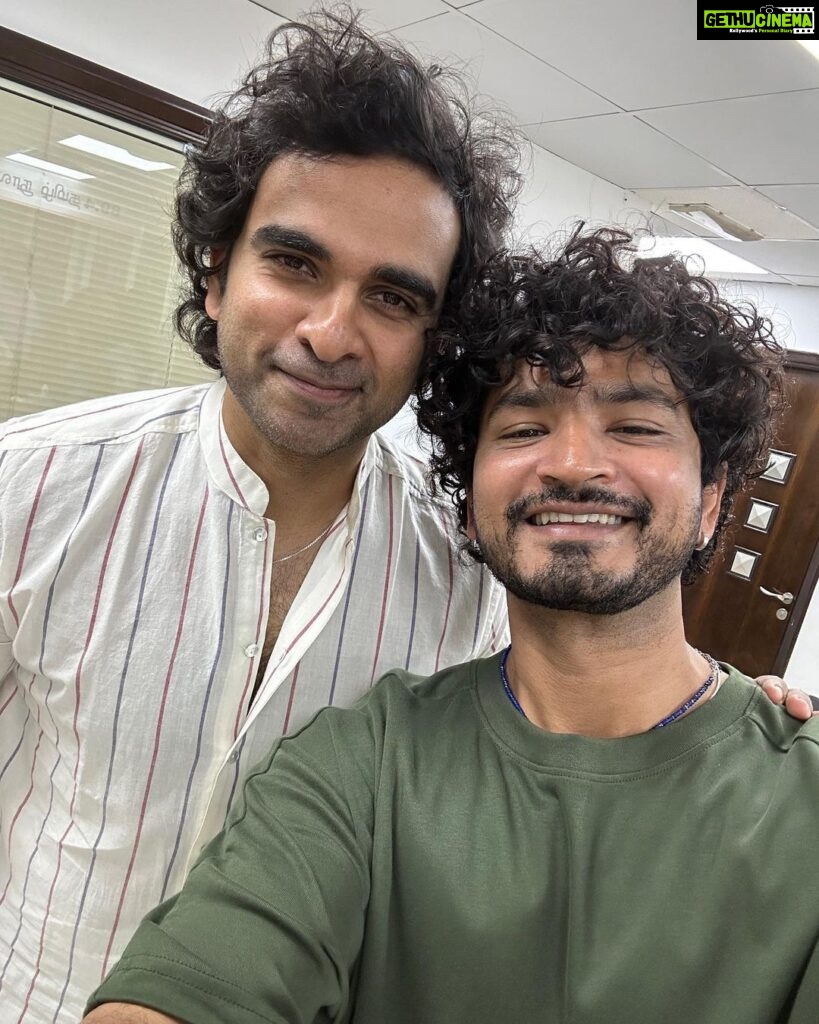 Bravo Instagram - —so a week ago ! I just had the ultimate celebrity encounter! I met not one, not two, but three of my absolute faves! 🤩 First off, I met my coolest Doppleganger @ashokselvan brother.! I mean, come on, who needs a secret identity when you've got a twin running around? 😎 Jk😂 And the legend @r_sarath_kumar sir & @nikhilavimalofficial ❤️ —— My team @894tamilfm for the win 🥇 Dubai, United Arab Emirates