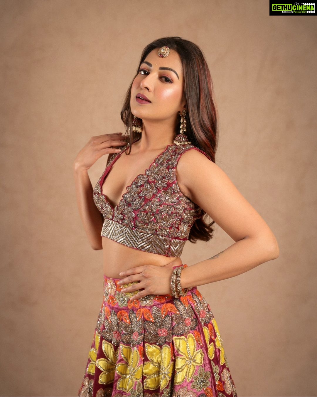 Catherine Tresa Instagram - In the soft glows of diyas, may your Diwali dreams quietly come true ❤️🪔 #happydiwali #loveandlight❤️💫 #diwaliwhispers #festivalfun #diwalijoy Styling : @manogna_gollapudi Outfit : @talashahyderabad Jewlery: @vegajewellers @vegasri_goldanddiamonds Captured by : @pranav.foto Assisted by : @sunandini_vijjagiri @pravalikamuningani