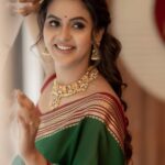 Chaitra Reddy Instagram – On the auspicious occasion of Vijayadashami, wishing you peace in every step you take and love in every choice you make 🙏🏻 
#dusshera2023❤️ 

Make up : @vijiknr 
Jewels : @bronzerbridaljewellery 
PC : @camerasenthil