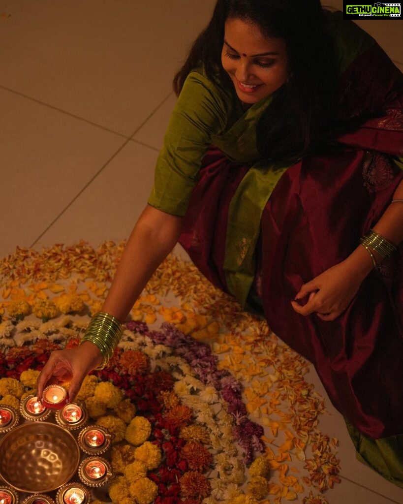 Chandini Tamilarasan Instagram - Diwali is a reminder to shine bright and share your light with the world. Happy Festival of Lights 🪔💥🪔💥🪔💥 📸- @drash04 #chandinitamilarasan #diwali2023 #happiness #festivaloflights Chennai, India