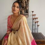 Chandrika Ravi Instagram - My mothers saree and my fathers photography 🫶🏽 Perth, Western Australia