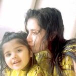 Charu Asopa Instagram - Happy Diwali to all my Instagram family… Enjoy your Diwali with your loved ones as I am celebrating my Diwali with the love of my life , my princess, my Jaan, my everything,my Ziana❤️😘🪔 outfits @younglings_india