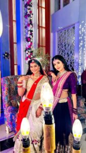 Charu Asopa Instagram - Kasam se 🫣🤞🏻 #kaisahaiyehrishtaanjana #dance #explorepage #instagood #instagram #fyp #trending