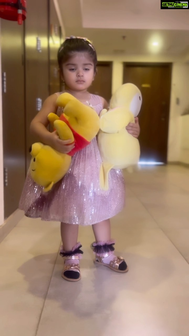 Charu Asopa Instagram - Ziana had so much fun in oyshee and illisha’s birthday party. Thank you Nivi for having us. @niveditabasu