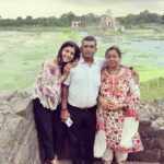 Chitra Shukla Instagram – माता पिता तुम मेरे शरण गहूं मैं किसकी✨💫♥️ #happyteachersday to my real #teacher of life🌅😊🪷✨

#teacheroflife #mylifeteacher #teachersday #myparents #narendrashukla #manjushukla #shuklafamily #chitrashukla Indore, India