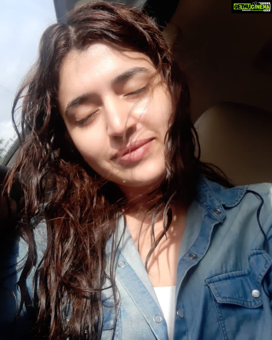 Chitra Shukla Instagram - Do not live your life to give importance to showshaa feel happy from inside and just live your life.🤗❤️#chitrashukla