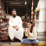 Chitra Shukla Instagram - 'गुरु शरण जब मिल जाती है मन प्रसन्न और चित्त निर्मल कर जाती हैं "भक्ति में शक्ति है" 'किसी ने क्या खूब कहा है कि गुरु से ही भक्ति हैं और गुरु से ही शक्ति हैं छड भर का मिलना भी कई जन्मों की पूर्ति है " 'न कुछ आस न कुछ खास' की चलती हैं ! "बस गुरुजी आपके आशीर्वाद की ही चलती है"😊 🙏 #जयश्रीमननारायण 🙏 #swamiji #sarkar #jayho🌸🌼🌺 ☀️गुरुपूर्णिमा की सभी को शुभकामनायें☀️ #swamijikamangalho ☀️🙏🏻✨ ☀️😊👏🏻✨ #chitrashukla Indore, India