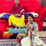 Chitra Shukla Instagram - ॐ नमः शिवाये ☀️✨👏🏻 बाबा भोलेनाथ की कृपा हम सब पर बनी रहें ! कुबेरेश्वर महादेव मंदिर सिहोर से दुनिया में सनातन धर्म और शिवभक्ति को सही दिशा,सही रूप देने वाले गुरु पंडित प्रदीप मिश्रा जी के चरणों में शीश नमन का अवसर मिला! श्री शिवाये नमस्तुभयं 😊👏🏻गुरुदेव जी ने आशीर्वाद दिया ! @pandit_pradeep_ji_mishra_ ऐसी भेंट पा कर बहुत ही अच्छा लगा... शिव शंकर भोलेनाथ की कृपा हम सब पर बनी रहें और गुरु जी से भक्ति की शक्ति की प्रेरणा शिवपुराण के मार्गदर्शन द्वारा मिलती रहें ! ॐ नमः शिवाय 🙏🏻 #pradeepmishraji #omnamhshivay #shrishivaynamastubhyam 👏🏻 #chitrashukla कुबरेश्वार धाम सीहोर