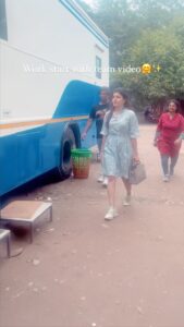 Chitra Shukla Instagram - My team insisted me to made video😆 #chitrashukla #vanity #time #makeupartist #hairstylist #assistant #reelsinstagram #reelsvideo #reelitfeelit #reelkarofeelkaro #reel #reelindia #instareels #reelit #reel