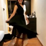 Chitra Shukla Instagram - Inner happiness is something which shows your all shade’s. Love the feel of outfit🤍🖤Wearing @tejaswinireddy_couture Style by @reshma_stylist #event #time #vibes #chitrashukla #swipeleft