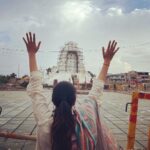 Chitra Shukla Instagram - Har Har Mahadev ✨☀️✨👏🏻 ॐ नमः शिवाय 🙏🏻 #omnamhshivay #harharmahadev #chitrashukla कुबरेश्वार धाम सीहोर