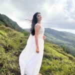 Chitra Shukla Instagram - All time my favourite 🤍 #whitecolour #saree #chitrashukla #instagood #swipeleft