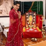 Chitra Shukla Instagram - Blessed with Devi blessings ✨🌞✨ May all of us our path be lit by light, strength and fortune. Wishing you and your family an auspicious Navratri and Dussehra. @isha.life.india @ishalifehyderabad @sadhguru ji #bhairavidevi 👏 Wearing @tirabynareshraj #happynavratri #jaimatadi #jaishriram #happydussehra 🌅✨ #chitrashukla