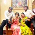 Chitra Shukla Instagram – Our love ❤️ ✨💫#happyrakshabandhan 
Bhai behan ka pyar hmara hmesha muskurahat mei yuhi khilta rahein sda🌹
😘😊🥰😍

भाई बहन का प्यार हमारा हमेशा मुस्कुराहट में यूही खिलता रहें सदा !
#didi #bbu #shubham potli 😍😄 kanav 🥰 @yogendrashukla725 
@shubhamshukla0210 @starkanav 

#bhaibehan #bhai #behan #bhaibehankapyaar #brotherlove #brothersisterlove #sisterlove #brothers #sisters Indore, India