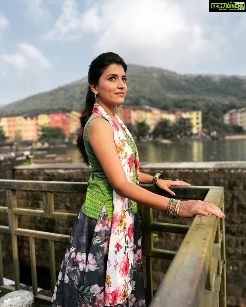 Chitra Shukla Instagram - Sunlight is more important than worrying about tanned skin. Having some sunlight in the morning is best for Good life. #chitrashukla #instagram #instagood #instadaily #instamood #shootingtime #telugumovie #marathimovie Lavasa Lake City