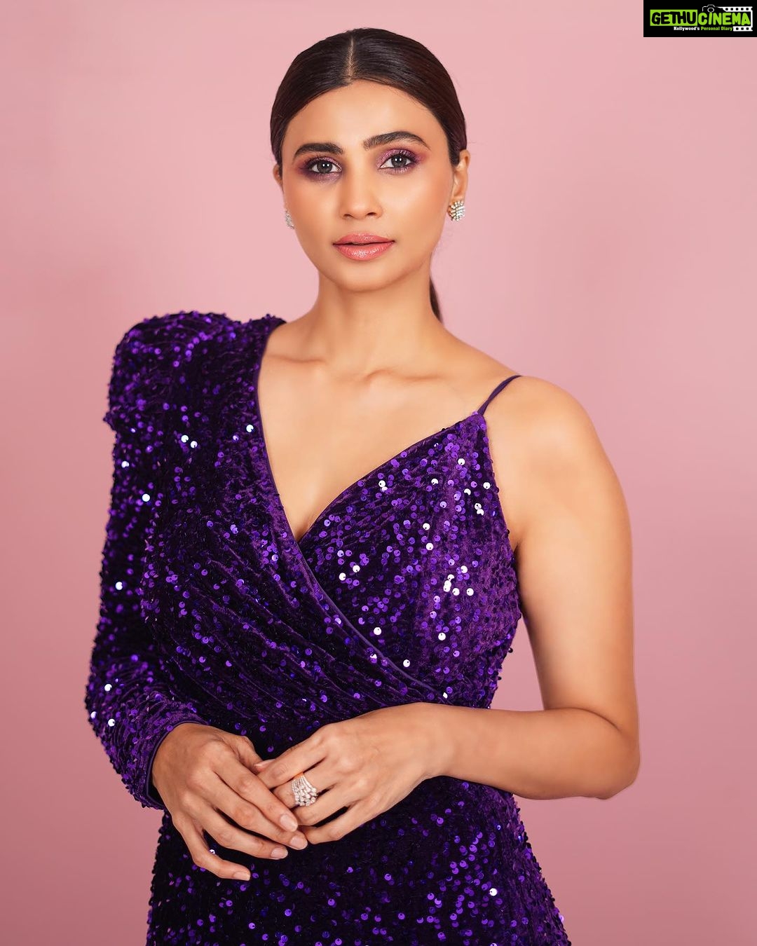 Daisy Shah Instagram - That lavender haze ๐ถ๐ . . . Outfit: @laxmikrishnaofficial MUA: @makeupbyvinod Hair: @rouge_makeovers Styled by: @styleby_shivi Assisted by : @styled_by_amer ๐ธ: @rk_fotografo . . #middayindiainfluencerawards2023