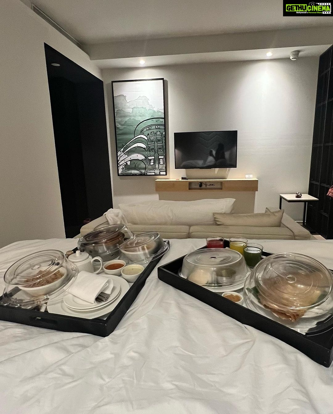 Daisy Shah Instagram - Like travel, but without going anywhere! #staycation . . . 📍: @hyattcentricjuhu #Hyattcentricjuhu #centricExplorer Hyatt Centric Juhu