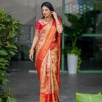 Daksha Nagarkar Instagram - Saree soirée . . @they_call_me_keshu @hemanthi_makeovers Styling @manogna_gollapudi Jewellery @bcos_its_silver Blouse @suvarnamandirbyrajsarepalli Asst @Sunandini_vijjagiri @itsvignesh__ . . #dakshanagarkar #love #happy #saree #indian #elegance #instagram #tbt #instagood #instalike #picoftheday #photooftheday #billionaire