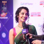 Darshana Rajendran Instagram - For my girls @_soumyapillai @roshniruthjesudoss @kirtiprakash @reshmapadmanaban and gang represents @mahima387 and @b_the_bee, who were the silliest assistants for me at OTTPlay Awards 2023. And for @aj_aswathyjayakumar @ajs_attires who stitched this lovely blouse for this beautiful saree that my girls gifted me. I was so happy to take you all along ❤️