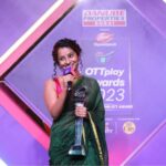 Darshana Rajendran Instagram - And that’s my first award in a negative role :) Thank you @ottplayapp. And thank you @krishand_ for making me your Susan Bobby and thanks to the absolutely wonderful, wacky team I got to work with in Purusha Pretham. Thank you for the saree, my girls. I’m so glad I got to take you along. #purushapretham #ottplayawards2023 #danubeottplayawards2023