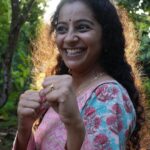 Darshana Rajendran Instagram - One year since Jaya Jaya Jaya Jaya Hey released in the theatres and my life hasn’t been the same ever since. I went to my gallery to look for a celebratory photo or video, and I found 500 that I couldn’t resist putting up. So here’s a not-so-little video of what this film was for me. Thank you for the laughs, my beautiful team. And happy one year :) @vipindashb @ibasiljoseph @cheers_entertainments @Lakshmi_the_warrior @ganeshrmenon @amal_paulson @sooper_dooper_films @icon.cinemas @babluaju @ajuvarghese @menonankit @babupillai83 @nashidfamy @johnkutty_k @prasanth3211 @aj_aswathyjayakumar @felix.fukuyoshi @markzhengdop @sudhi_surendran_ @aibinthomas005 @azeesnedumangad @sudheer_paravoor @pillai_manju @harishpengan @sarath_sabha @nobymarcose @anandmanmadhan @sheethalzack @fionadainatius @faisalmuhammed_ @ajith.2923 @nithii_joy jr_johnnyyy @sreeku10_photography @kpathath @ajmalakbarphotography @savin_sa_ @rahim_aboobacker @akhil_lailasuran @visakh_luiz @faisalmuhammed___ @abhijith_sarya @aneevsukumardir @vinayaksasikumar @glen.correya @vinodprabhakarc @robin_tom_94 @harii_hareesh @mi_vin_mohan @soujeshkozhipalli @ashwinaryan @parvatish @shabare_esh @marthyan1 @rithuvysakh