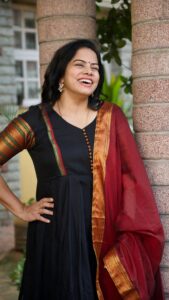 Deepa venkat Instagram - The mesmerising voice of the top stars of South Indian, well , Indian Cinema ☺️
One of the most humble and sweetest persons we know, @imdeepavenkat Deepa, posing for Trayee! 

A dubbing artist, super mom, singer, fitness enthusiast, the list goes on and on! The best part is, she gives her 100% in every role ❤️

Thank you so much for a lovely shoot Deepa 🥰

Outfit : @trayee_trayee 
Photography : @malavika._s 
Hairdo : @krithikasbeautysalon 

#dubbingartist #voiceartist #foreveryoung #celebrityfashion #diwalirelease #diwalilaunch #newcollection #diwali2023
