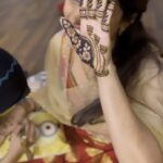 Deepika Singh Instagram – Cherishing Mehendi moments 💁🏻‍♀️
Happy Karvachauth ladies ❤️.
.
#henna #festival #karvachauth2023 
#withsisterinlaw #deepikasingh