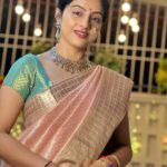 Deepika Singh Instagram - Hope is being able to see that there is light despite all of the darkness. Happy Diwali 🪔 . . #saree @vastranti #festivaloflights #diwali #deepikasingh