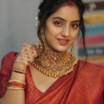 Deepika Singh Instagram - Praying for a long and joyful life together. Happy Karwa Chauth ❤️❤️ . #photography @shahphotostudio #saree @vastranti #goldset @atjewellers #karvachauth #family #fasting #tradion #deepikasingh