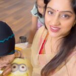 Deepika Singh Instagram - Karva chauth preparations on full swing with my sister in law @sristi.goyal.96 ❤️. Happy Karva chauth ladies ❤️. #festival #mehendi #karvachauth #family #celebration #deepikasingh