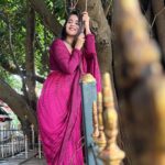 Deepthi Sunaina Instagram - Accept the situation and say 👀 Chalo ye bhi theek hai😇 Chaltha hai😊 Kya karein! Ab zindagi hai, jeena hai. ❤️🫂 #deepthisunaina Tirumala, Andhra Pradesh, India