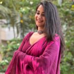 Deepthi Sunaina Instagram - Accept the situation and say 👀 Chalo ye bhi theek hai😇 Chaltha hai😊 Kya karein! Ab zindagi hai, jeena hai. ❤️🫂 #deepthisunaina Tirumala, Andhra Pradesh, India