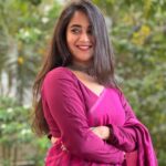 Deepthi Sunaina Instagram - Accept the situation and say 👀 Chalo ye bhi theek hai😇 Chaltha hai😊 Kya karein! Ab zindagi hai, jeena hai. ❤️🫂 #deepthisunaina Tirumala, Andhra Pradesh, India