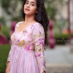Deepthi Sunaina Instagram - 💜 #deepthisunaina . . . . . 👗: @navya.marouthu 📸: @rollingcaptures Hair: @vicky_hairstylist_official