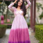 Deepthi Sunaina Instagram - 💜 #deepthisunaina . . . . . 👗: @navya.marouthu 📸: @rollingcaptures Hair: @vicky_hairstylist_official