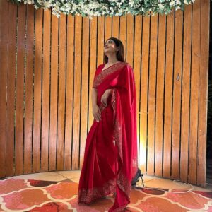 Denisha Ghumra Instagram - A red saree is always the best choice ❤️
.
#redsaree #redsareelove❤️ 
#redcolor #denishaghumra