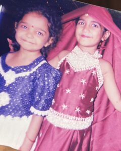 Denisha Ghumra Instagram - Thanks to god that if not real i am still blessed by as real a sister ❤️
.
@myrjdhara Happy sisters day mari behnaaa 👯‍♀️
@kataria._.shreyas_033 Shreyu babu i love you😘
.
#sistersday #sisterlove #denishaghumra #dharakataria
#shreyaskataria