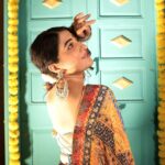 Denisha Ghumra Instagram - Last day of navratri 🩵 Until navratri 2024 💫 . Captured - @shutterhalf @kaledioscopik Jewellery - @thejewelstudiio Outfit - @dreamsbydenisha MUAH - 💁🏻‍♀️ . #navratri2023 #navratricollection #offshoulderblouse #chaniyacholi #denishaghumra