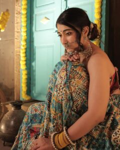 Denisha Ghumra Instagram - Last day of navratri 🩵
Until navratri 2024 💫
.
Captured - @shutterhalf @kaledioscopik 
Jewellery - @thejewelstudiio 
Outfit - @dreamsbydenisha 
MUAH - 💁🏻‍♀️ 
.
#navratri2023 #navratricollection #offshoulderblouse #chaniyacholi #denishaghumra