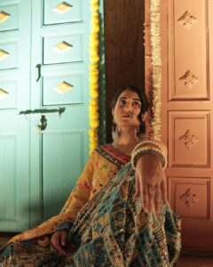 Denisha Ghumra Instagram - Last day of navratri 🩵
Until navratri 2024 💫
.
Captured - @shutterhalf @kaledioscopik 
Jewellery - @thejewelstudiio 
Outfit - @dreamsbydenisha 
MUAH - 💁🏻‍♀️ 
.
#navratri2023 #navratricollection #offshoulderblouse #chaniyacholi #denishaghumra