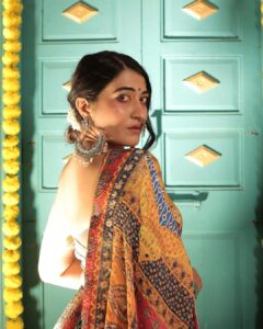 Denisha Ghumra Instagram - Last day of navratri 🩵
Until navratri 2024 💫
.
Captured - @shutterhalf @kaledioscopik 
Jewellery - @thejewelstudiio 
Outfit - @dreamsbydenisha 
MUAH - 💁🏻‍♀️ 
.
#navratri2023 #navratricollection #offshoulderblouse #chaniyacholi #denishaghumra