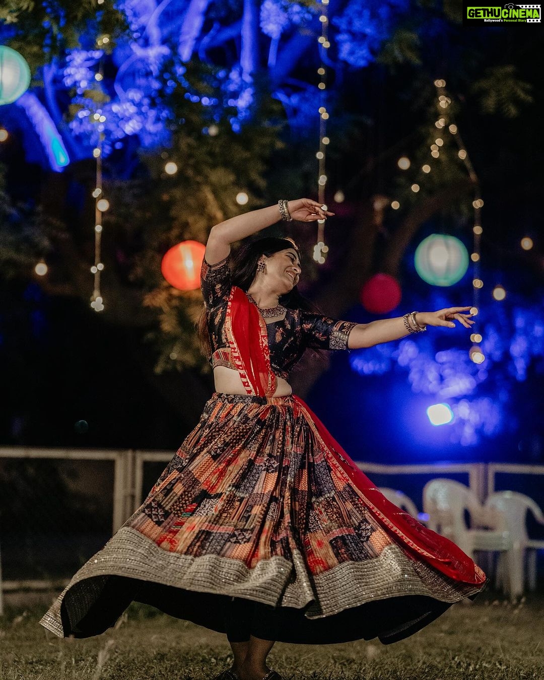 Denisha Ghumra Instagram - Day 4 - @shantigram_ahmedabad . Captured - Team @shutter_eye_pictures Jewellery - @thejewelstudiio . #denishaghumra #navratri2023