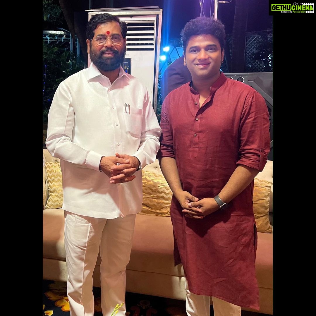 Devi Sri Prasad - 37.9K Likes - What an honour it was to be invited to the residence of the Honourable CM of MAHARASHTRA Shri.Eknath Sambhaji Shinde ji , @mieknathshinde ji for GANESH POOJA 🙏🏻
I was so delighted to meet Such a Simple down to earth Family..
Unforgettable Hospitality 🙏🏻❤️
Thank U dear Shrikant Shinde ji @drshrikantshinde for the Amazing hospitality and the Personal attention n Care you took ! That was really so sweet of You !!! 🤗
Being surrounded by the Chants and Mantras was such a Divine & Musical Experience🙏🏻🙏🏻❤️❤️🎶🎶
❤️🎶🙏🏻
#GanapathyBappaMoria
And Thank you Raju Bhai 🎶❤️🙏🏻