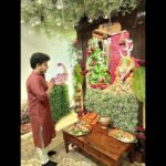 Devi Sri Prasad Instagram - What an honour it was to be invited to the residence of the Honourable CM of MAHARASHTRA Shri.Eknath Sambhaji Shinde ji , @mieknathshinde ji for GANESH POOJA 🙏🏻 I was so delighted to meet Such a Simple down to earth Family.. Unforgettable Hospitality 🙏🏻❤️ Thank U dear Shrikant Shinde ji @drshrikantshinde for the Amazing hospitality and the Personal attention n Care you took ! That was really so sweet of You !!! 🤗 Being surrounded by the Chants and Mantras was such a Divine & Musical Experience🙏🏻🙏🏻❤️❤️🎶🎶 ❤️🎶🙏🏻 #GanapathyBappaMoria And Thank you Raju Bhai 🎶❤️🙏🏻
