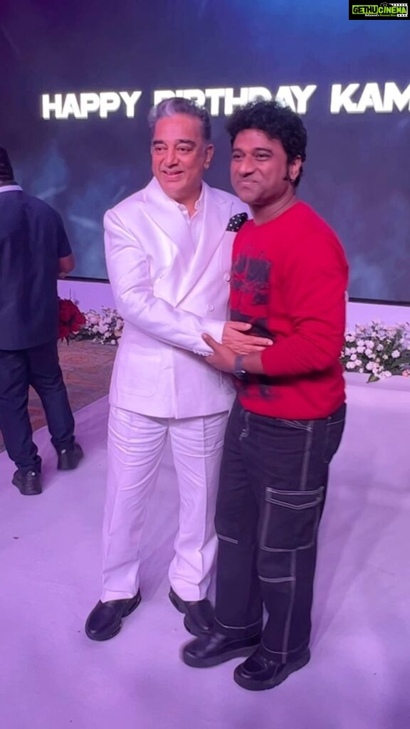 Devi Sri Prasad Instagram - HAPPPIEST MUSICAL BDAY to the LEGEND , ULAGANAYAGAN KAMAL HASSAN @ikamalhaasan SIR ❤❤🤗🤗🎶🎶🙏🏻🙏🏻🎂🎂 The SMILE that you give everytime we meet and the WARM HUG & LOVE that U give from the Bottom of your heart is a True Blessing to me sir !! 🎶🤗❤🙏🏻 Wishing U the Bestest of Health , Wealth , Success & Happiness always dearest Sir ! ❤🎶 Love You Always sir !! THANKYOU for all that You Teach Us Sir 🙏🏻🙏🏻 And ThankU for the Awesome & Memorable Party last night sir 🕺🎶🕺 #hbdkamalhaasan ❤🎂