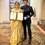 Devi Sri Prasad Instagram - Iam raised by a STRONG WOMAN.. My MOTHER #Siromani Garu🙏🏻❤️🎶 I was So happy to receive the Prestigious National Award from another STRONG WOMAN , our Honourable PRESIDENT Smt.Droupadi Murmu ji🙏🏻 @presidentofindia And I was all the more Happy when my MOTHER witnessed this Happy Moment in Delhi.. This is the pic when I first put the Award in her Hands.. Her SMILE filled my HEART ❤️🙏🏻🎶 #69thNationalFilmAwards #Pushpa @aryasukku @alluarjunonline @kavichandrabose2018 @mythriofficial @rashmika_mandanna @sagar_singer @padminivivek @imoney106