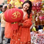 Devoleena Bhattacharjee Instagram - Lets make an effort to make their Diwali also a happier one #vocalforlocal 🥰❤️🙏🏻 Wearing - @janasyaclothing Hair & Make up - @makeup_by__shraddha Clicked by @fashion_btphotography #diwalishopping #localmarket #diya #lights #festivaloflights #festivalofthearts #devoleena #letscelebratelife #vocalforlocal Mumbai, Maharashtra