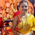 Devoleena Bhattacharjee Instagram - Dugga Dugga 🥰🧿🪷 #devoleena #duggadugga #shubhoasthami #sandhipujo #durgapuja #festivewear Mumbai, Maharashtra